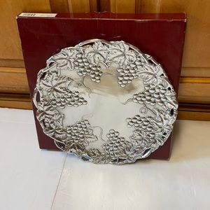 Arthur Court 12 inch Grape plate